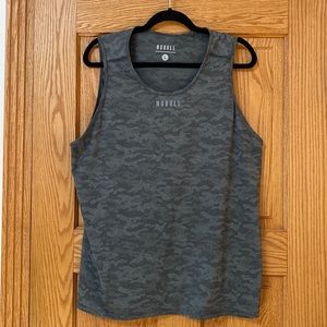 Men’s NOBULL athletic lightweight textured tank in black camo